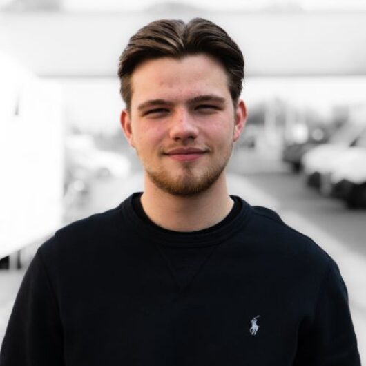 A profile of Bas Voets with a blurred background